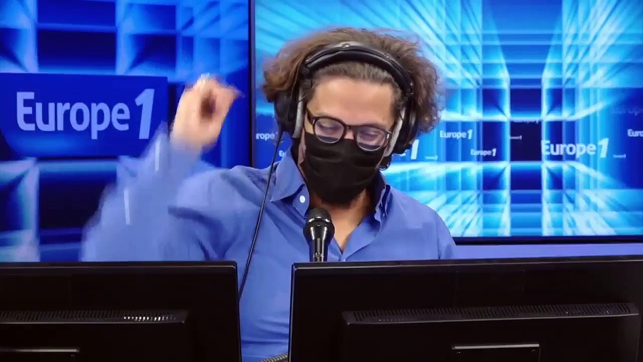 Nicolas Sarkozy : "Je passionne les gens, un peu comme Napoléon !" (Canteloup)