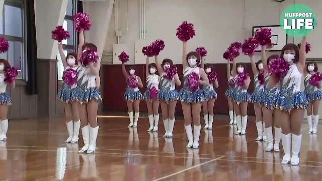 Ces pom-pom girls au Japon ne ressemblent pas à celles que vous connaissez