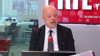 Mort de Napoléon : "On ne peut pas être bonapartiste et républicain", estime Alexis Corbière