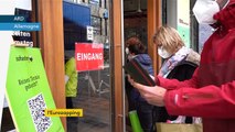 Eurozapping : l’Allemagne veut récompenser les personnes vaccinées ; les Femen protestent en Espagne
