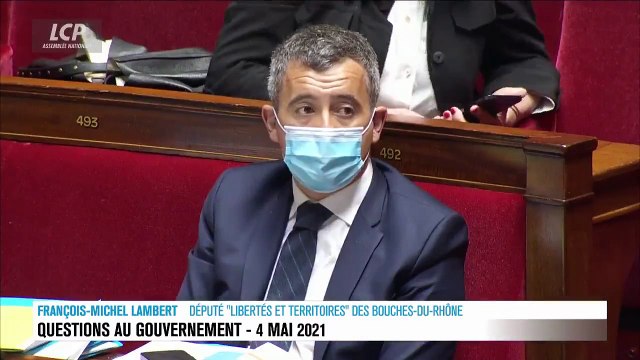 Le député François-Michel Lambert brandit un joint à l'Assemblée nationale pour une légalisation contrôlée du cannabis - VIDEO