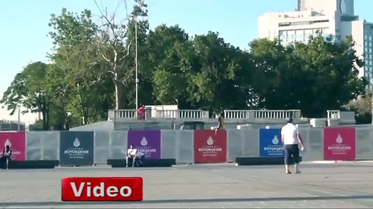 Taksim’de ibretlik görüntü