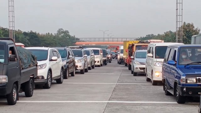 Jelang Larangan Mudik, Lalu Lintas di Tol Cipali Mulai Padat