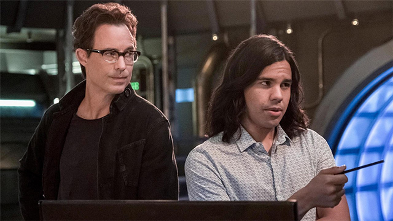 Carlos Valdes And Tom Cavanagh Exit The Flash A...