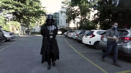 Covid-19 : Dark Vador encourage les Brésiliens à se faire vacciner