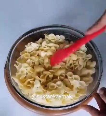 İnstagram Fenomeni Şükran Kaymak'tan Enfes "Makarna Böreği" Tarifi