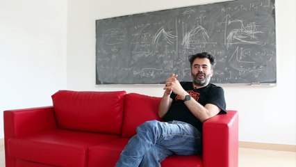 Más allá de las estrellas. Fotografiando un agujero negro - Tráiler oficial