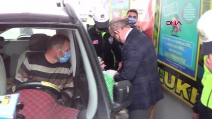 VALİ ÖNER, MASKELERİ ESKİYEN SÜRÜCÜLERİ UYARDI