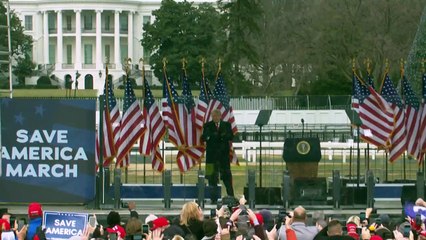 Trump bleibt bei Facebook gesperrt