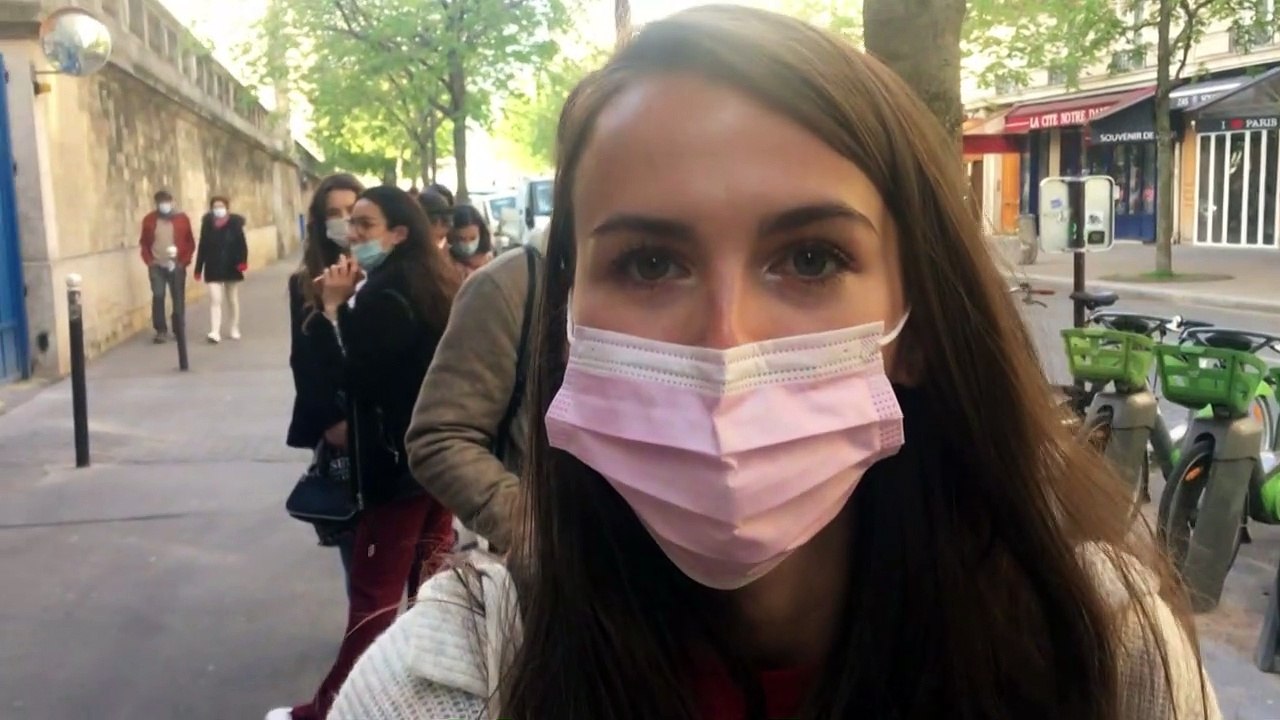 قضاء الحاجة خارج المنزل معضلة في باريس خلال جائ...