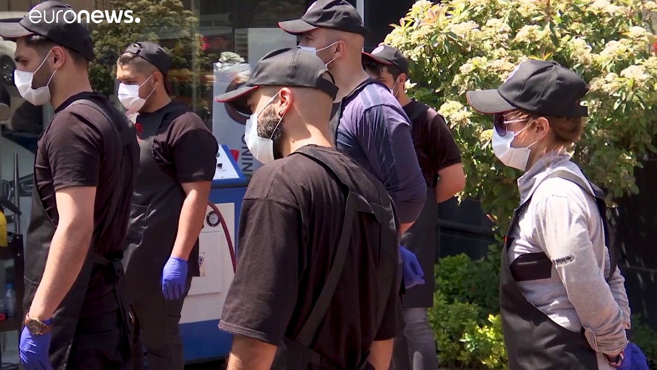 Weiblich, jung, ledig ... in einer iranischen autowerkstatt