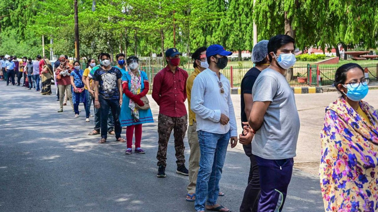 Mumbai: Vaccine shortage in centres due to overcrowding