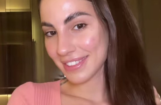 Giulia De Lellis senza trucco: 'Accettarsi è un processo lungo'