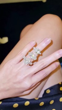 Đoàn Di Băng chơi lớn: khoe tận 3 nhẫn kim cương cùng lúc