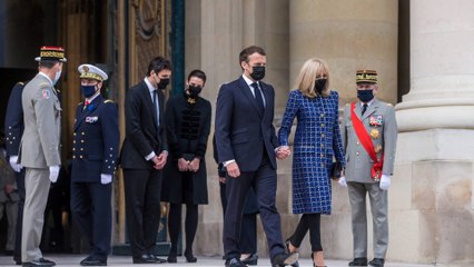 La commémoration du bicentenaire de la mort de Napoléon Bonaparte fait débat