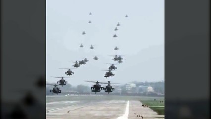 Türk ordusuna ait savaş helikopterlerinin toplu inişi böyle görüntülendi