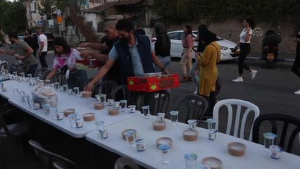Kudüs'teki Şeyh Cerrah mahallesi sakinlerine destek için toplu iftar düzenlendi