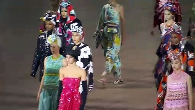 Backstage Fashion Week Makeup Ft. Marc Jacobs Beauty | Sephora