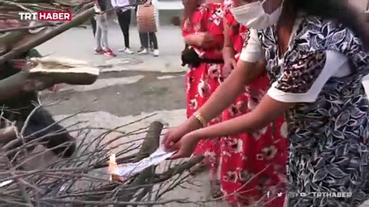 Romanlar bu senede Kakava'yı sembolik olarak ku...