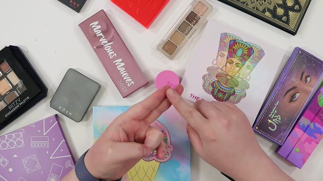 Eyeshadow Palettes Are Soo Hard To Declutter... Decluttering My Palettes Pt. 1 | Lauren Mae Beauty