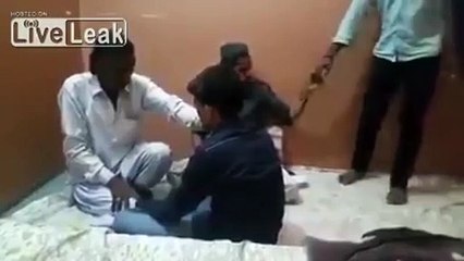 Kötü ruh çıkartırken böyle saldırıya uğradı