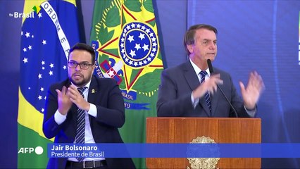 Bolsonaro insinúa que China creó la pandemia para lanzar una "guerra química"