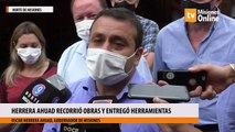 Herrera Ahuad recorrió obras y entregó herramientas