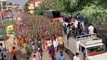 Hàng nghìn người Ấn Độ tụ tập cầu nguyện