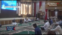 Penjabat Gubernur Kalsel Minta Pengurus Masjid Menyiapkan Masker di Tempat Ibadah