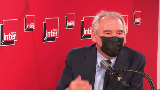 François Bayrou sur la question de la sécurité : Notre société est en voie de décomposition, il y a de très gros progrès à faire notamment en rapprochant la police nationale des responsables locaux