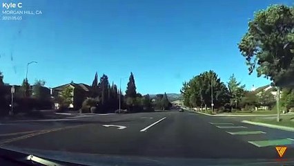 BMW 3 Series passing me illegally 2021.05.03 — MORGAN HILL, CA