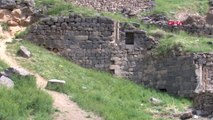 ABD’li yönetmen Elia Kazan’ın Kayseri’deki evi harabeye döndü