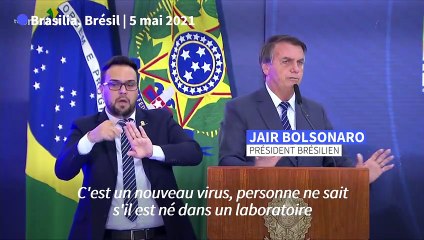 Brésil: Bolsonaro insinue que la Chine a créé la pandémie pour une "guerre chimique"