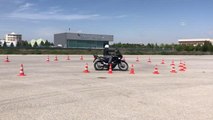 ESKİŞEHİR - Trafik Denetleme Şube Müdürlüğünde görev yapan 14 polise motosiklet eğitimi verildi