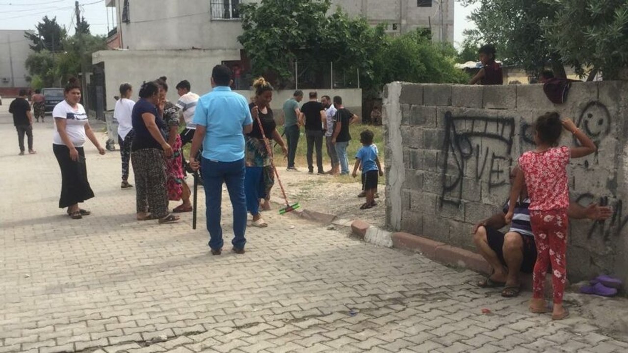 "Conolar" mahalleyi birbirine kattı