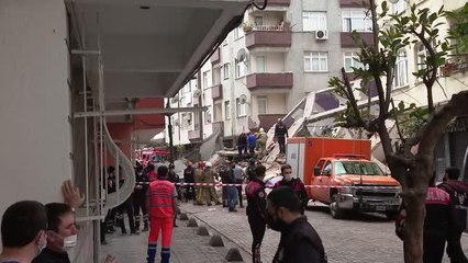 Zeytinburnu'nda 5 katlı boş bina çöktü (4)