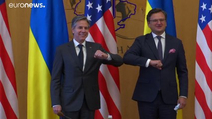 بلينكن يدعو موسكو من كييف إلى الكف عن "العملية العدوانية" ويجدد دعم واشنطن أوكرانيا