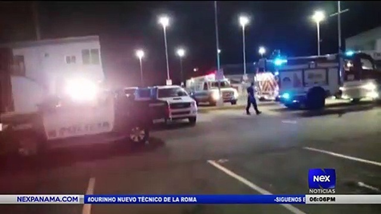 Una pareja deja a sus hijos solos en el auto para ir a jugar al casino  - Nex Noticias