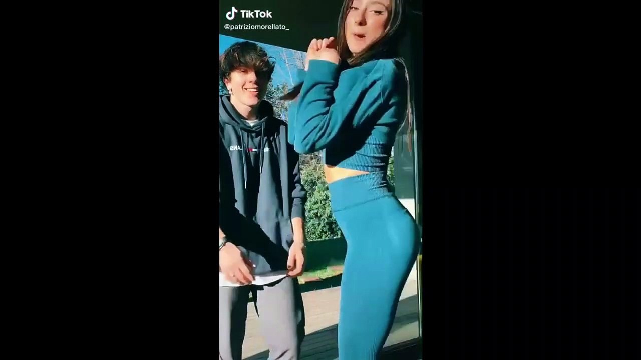 SMALL WAIST PRETTY FACE WITH A BIG BANK  (2)