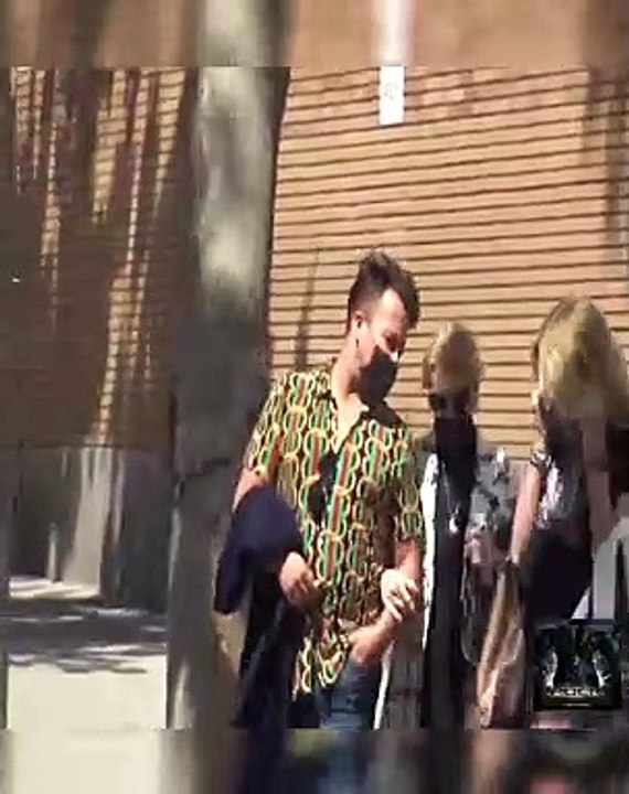 Mila Ximenez reaparece y necesita ayuda para caminar