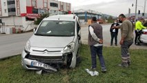 Samsun'da tır hafif ticari araca çarptı: 2 yaralı