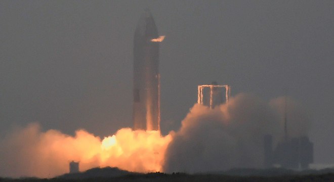 SpaceX : Après quatre explosions, la fusée Starship réussit enfin son atterrissage