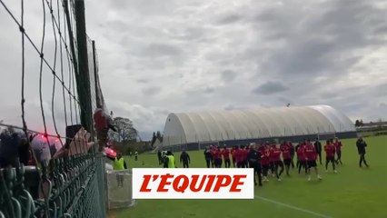 L'accueil incroyable des supporters à la Gaillette avant le derby - Foot - L1 - Lens