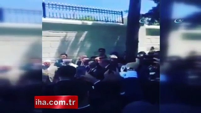 Cumhurbaşkanı Erdoğan’dan şehitlerin mezarı başında Kur’an tilaveti