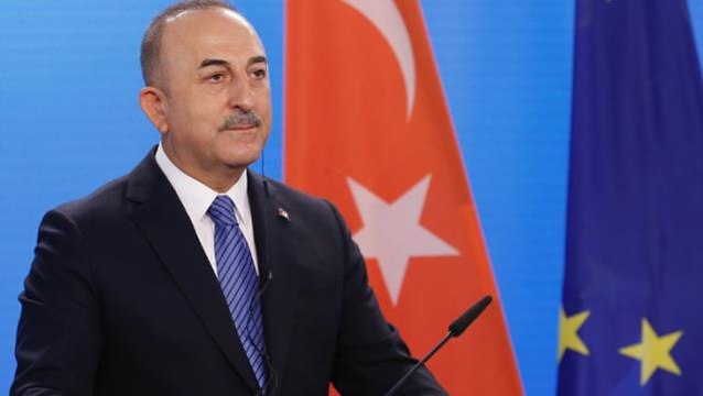 Bakan Çavuşoğlu'nun Turistin görebileceği herkesi aşılayacağız açıklaması sosyal medyada gündem yarattı