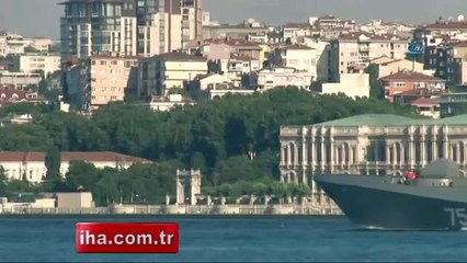 Rus savaş gemisi İstanbul Boğazı'ndan geçti