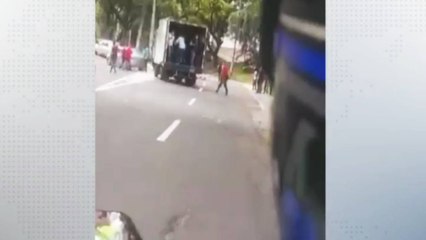 Policías vestidos de civil habrían disparado a manifestantes en Cali