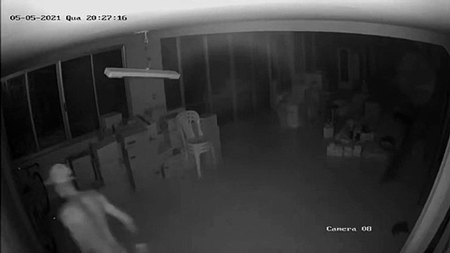 PMDF prende homem suspeito de furto escondido dentro de loja no DF