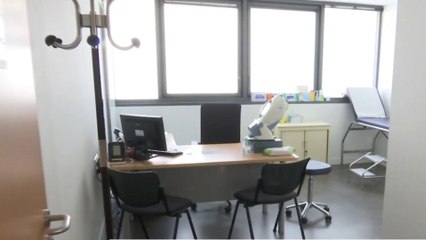 Un centre de vaccin AstraZeneca fermé