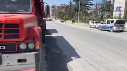 AFYONKARAHİSAR - Sahte plaka takılı 2 kamyonun sahibine 13 bin 374 lira ceza